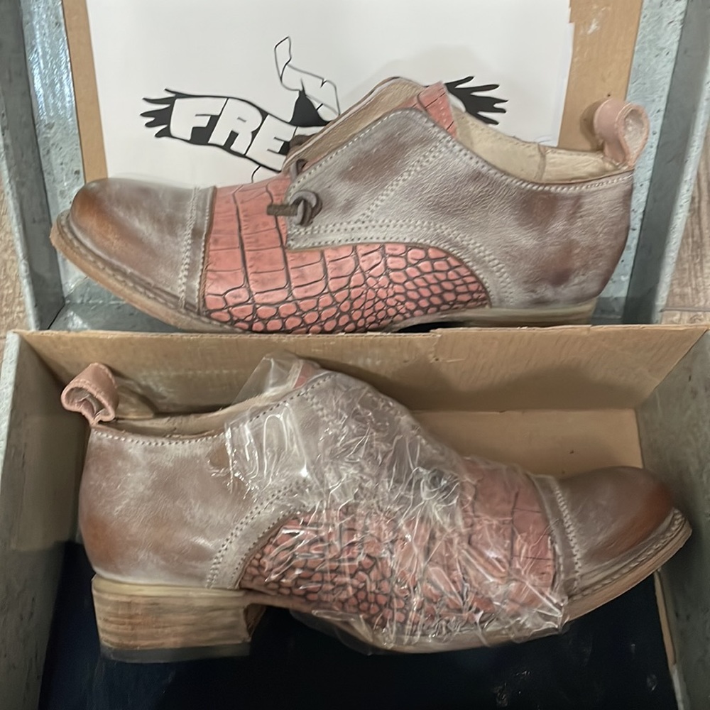 Freebird by Steven Mabel Blush Crocodile - Picture 3 of 5